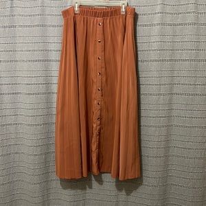 Pleated skirt